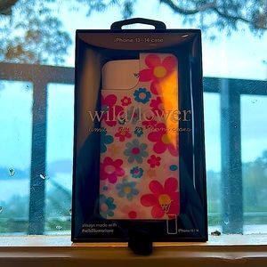 Wildflower bloom case for iPhone 14